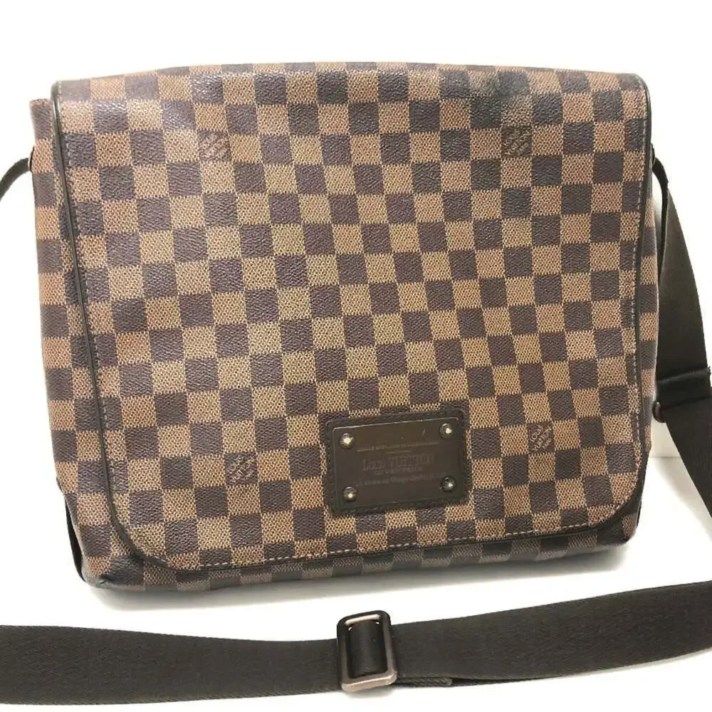 LOUIS VUITTON Brown Damier Canvas Messenger Shoulder Bag